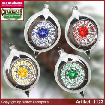 Christmas tree ornaments made of glass olives with reflex Old German glass from Lauscha Thüringen.