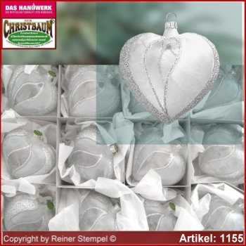 Christmas tree ornaments made of glass heart Frost glass from Lauscha Thüringen.