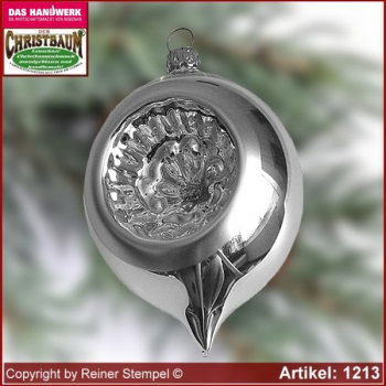 Christmas tree ornaments made of glass olives with reflex German Tradition glass from Lauscha Thüringen.